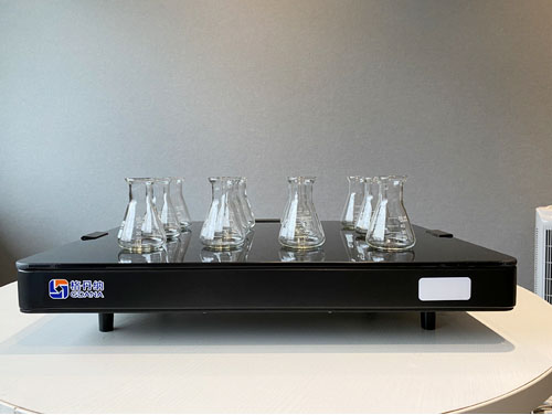 實（shí）驗（yàn）電熱板