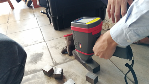 安全首位！手持式X射線熒光光譜儀（yí）xSORT兩大設置護航