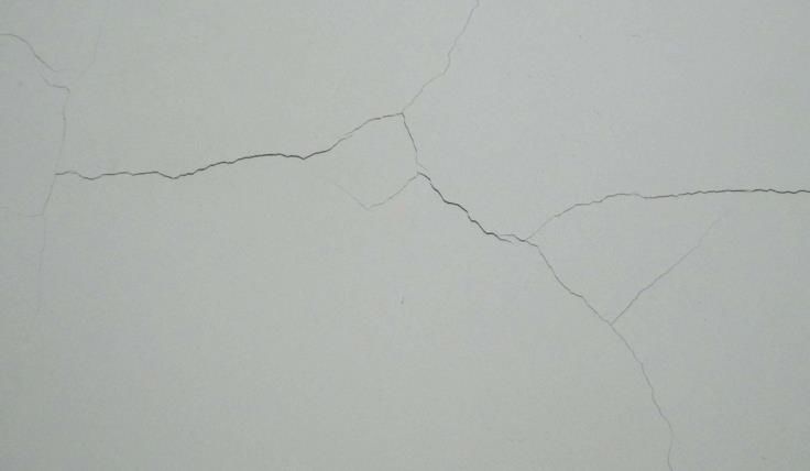 牆麵出現了裂縫（féng）,是什麽原因呢?如何避免（miǎn）牆麵產生裂縫呢?