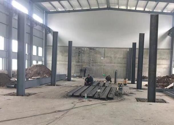 鋼結構夾層安裝施工中